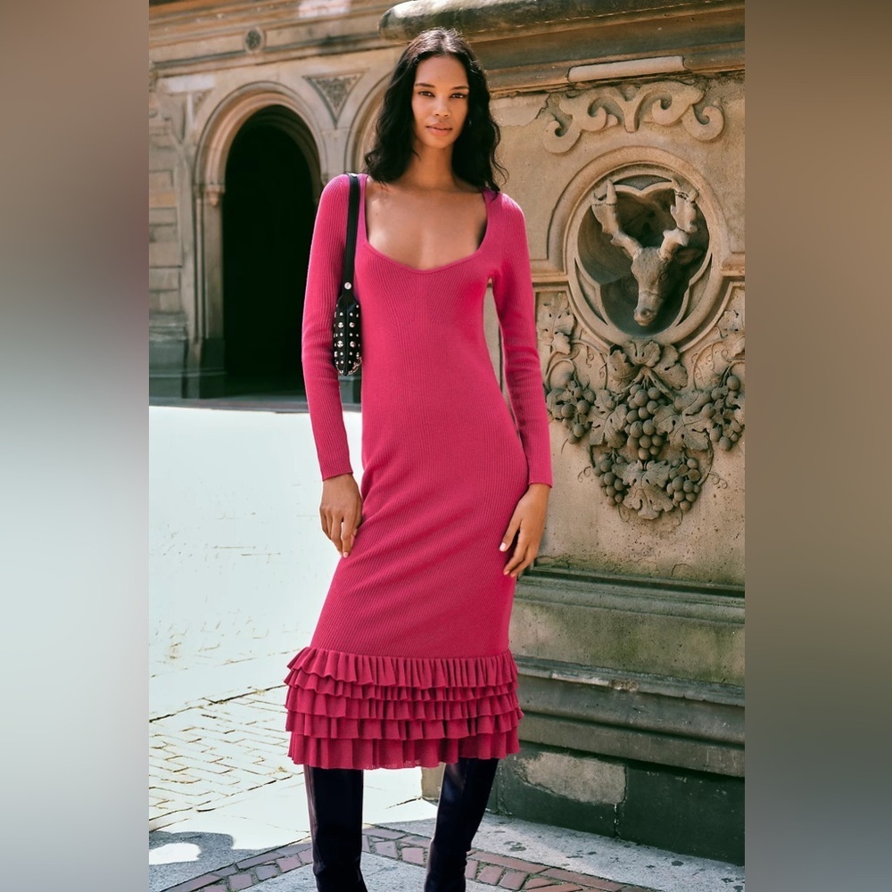 By Anthropologie Slim Ruffle Sweater Midi Dress Size M
Worn Once